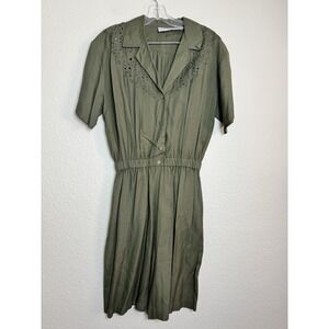 Styles To Go Vintage Women's Shorts‎ Romper Size M Green Embroidery Button Front
